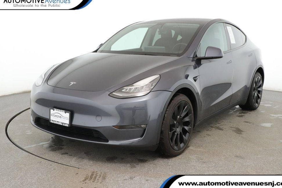 TESLA MODEL Y 2022 7SAYGDEE9NF350619 image